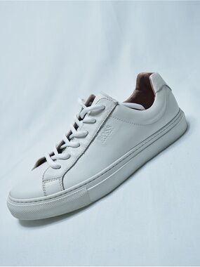 Hugo Boss White Leather Low-Top Sneakers with Brown Interior Women’s US 7.5-8